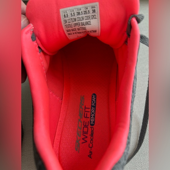 Skechers Wide Fit Air-Cooled Memory Foam - Picture 3 of 4